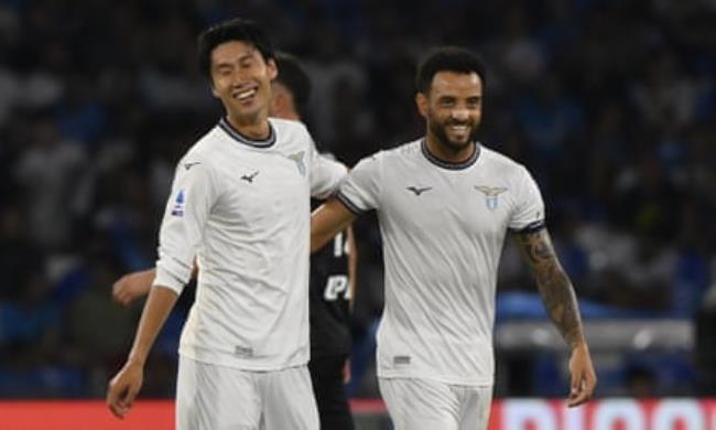 Daichi Kamada (left) and Felipe Anderson celebrate after the Japan internatio<em></em>nal put Lazio 2-1 up.
